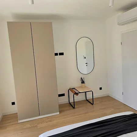 Stylish And Elegant Apartment *