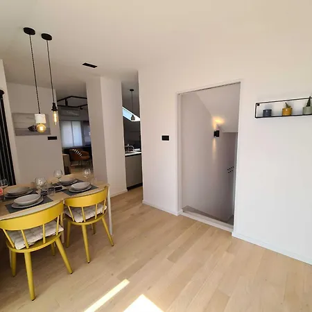 Stylish And Elegant Apartment